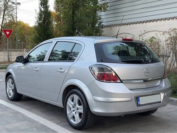 OPEL Astra 2010 — imagine 4