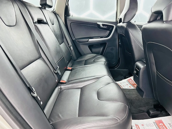 VOLVO XC60 2015 — imagine 7