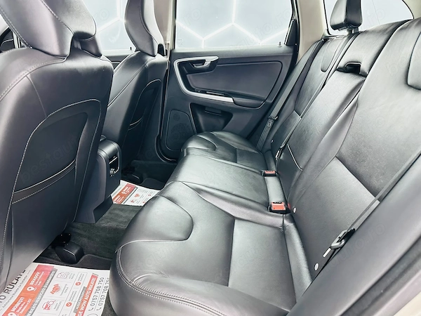 VOLVO XC60 2015 — imagine 15