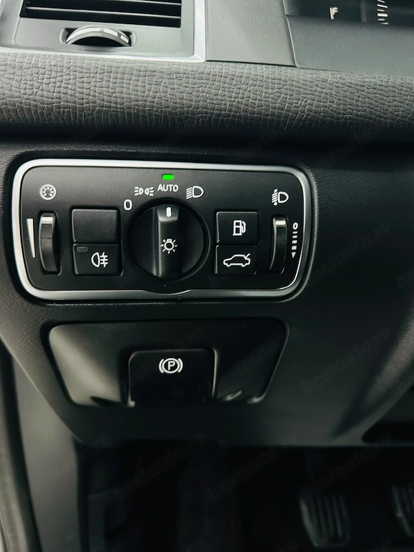 VOLVO XC60 2015 — imagine 11
