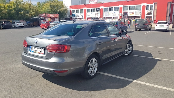 VOLKSWAGEN Jetta 2014 — imagine 3