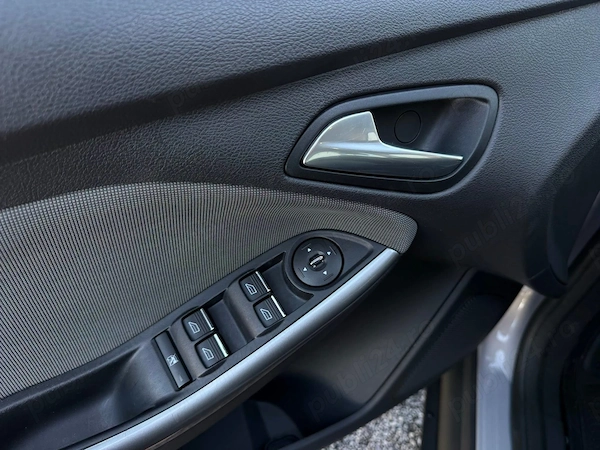 FORD Focus 2011 — imagine 9