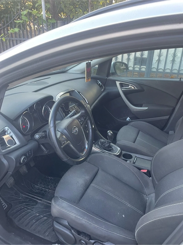 OPEL Astra 2011 — imagine 4