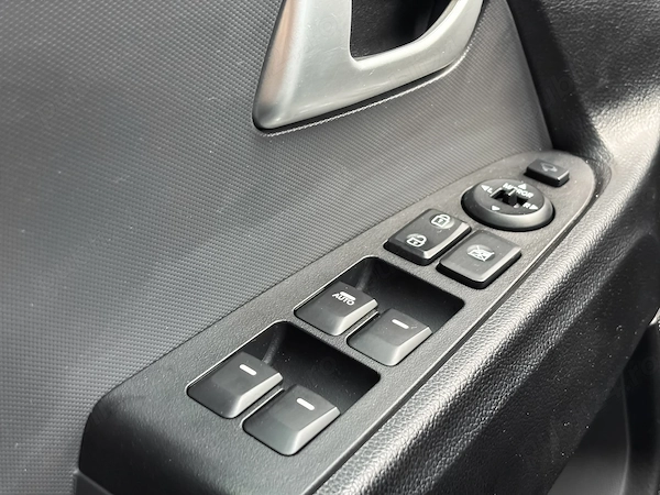 KIA Sportage 2010 — imagine 17