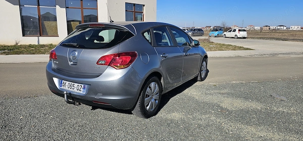 OPEL Astra 2011 — imagine 5