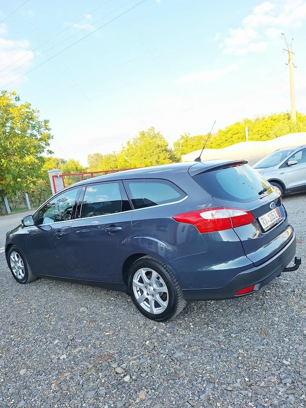FORD Focus 2011 — imagine 3