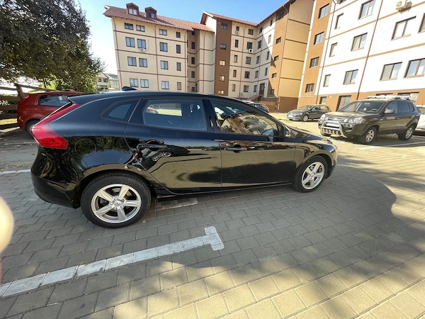 VOLVO V40 2017 — imagine 3