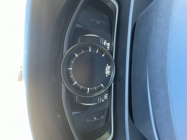 VOLVO V40 2017 — imagine 5