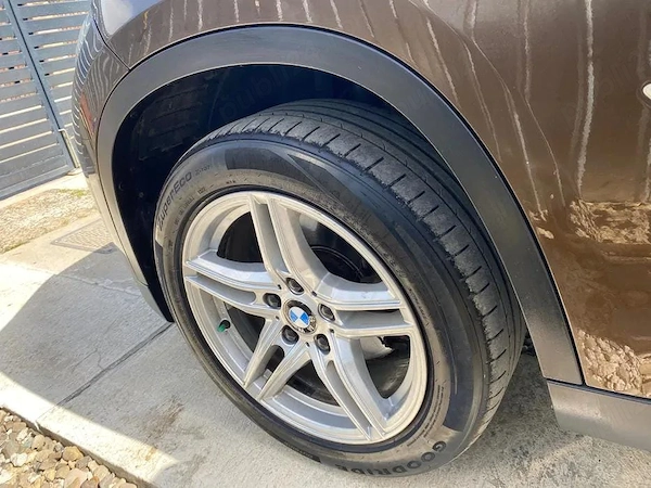 BMW iX1 2010 — imagine 8