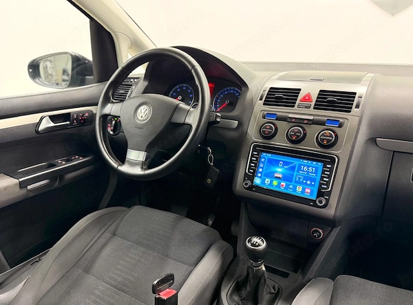 VOLKSWAGEN Touran 2010 — imagine 14