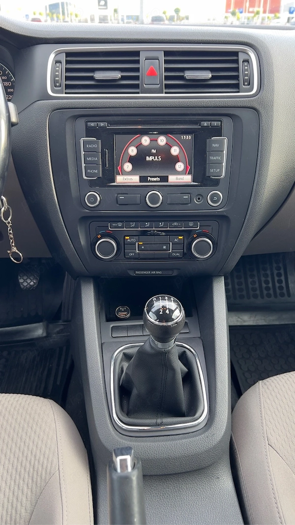 VOLKSWAGEN Jetta 2012 — imagine 5