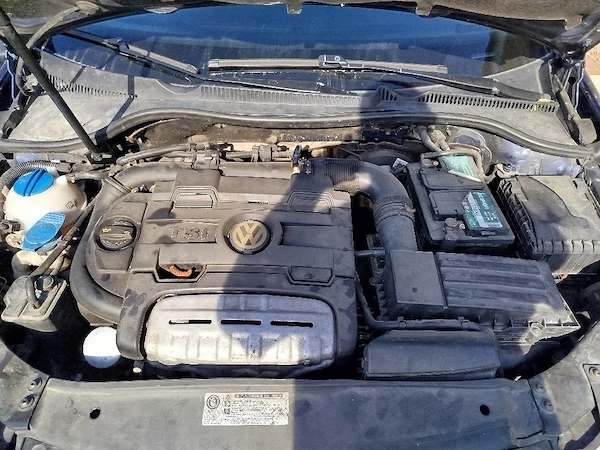 VOLKSWAGEN Golf 2010 — imagine 4