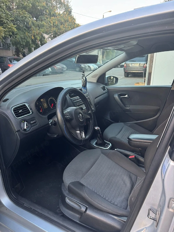 VOLKSWAGEN Polo 2010 — imagine 5