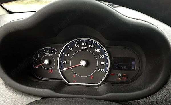 HYUNDAI i10 2013 — imagine 5