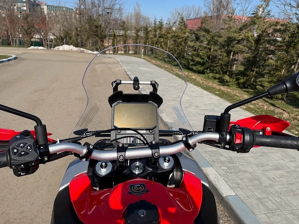 Motocicleta Adventure Touring Aprilia Tuareg 660 Accesorizată OEM