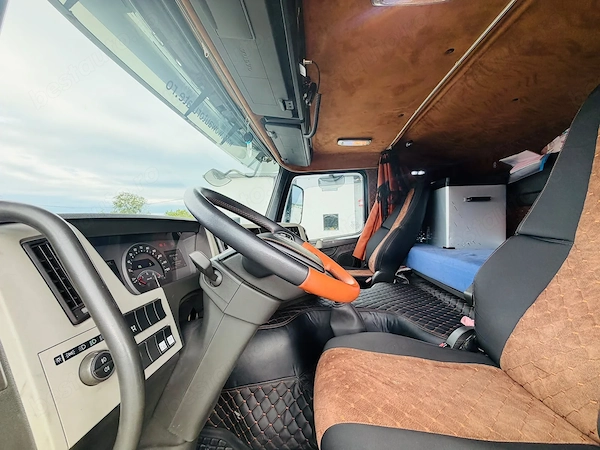 VOLVO Unknown Model 2015 — imagine 18
