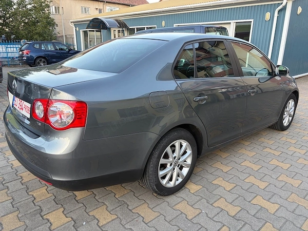 VOLKSWAGEN Jetta 2010 — imagine 5