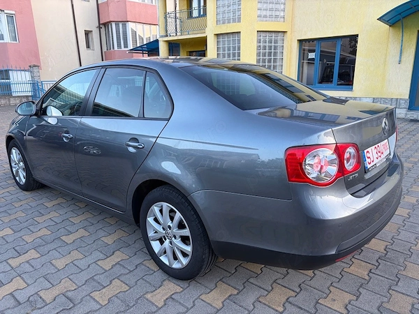 VOLKSWAGEN Jetta 2010 — imagine 4