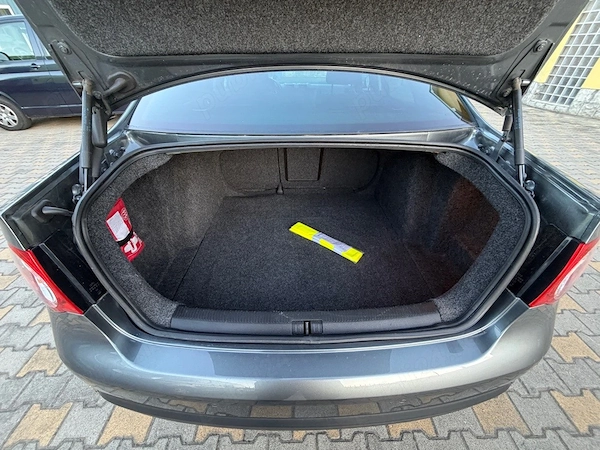 VOLKSWAGEN Jetta 2010 — imagine 8