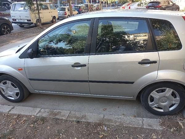FORD Fiesta 2004 — imagine 4