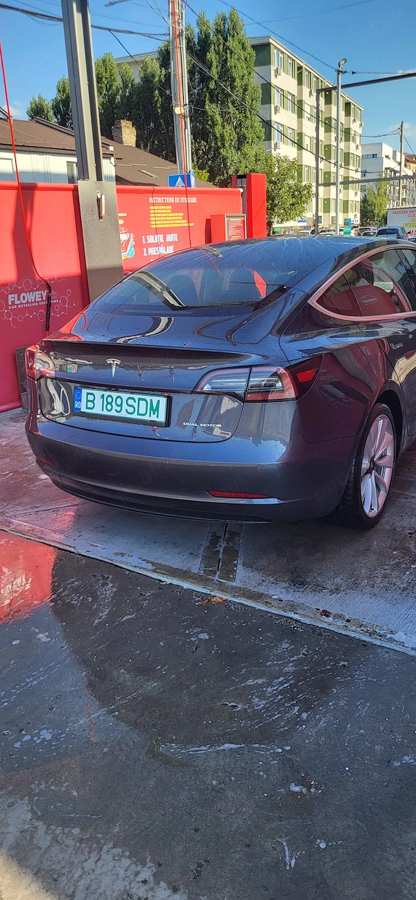 TESLA Model 3 2019 — imagine 5