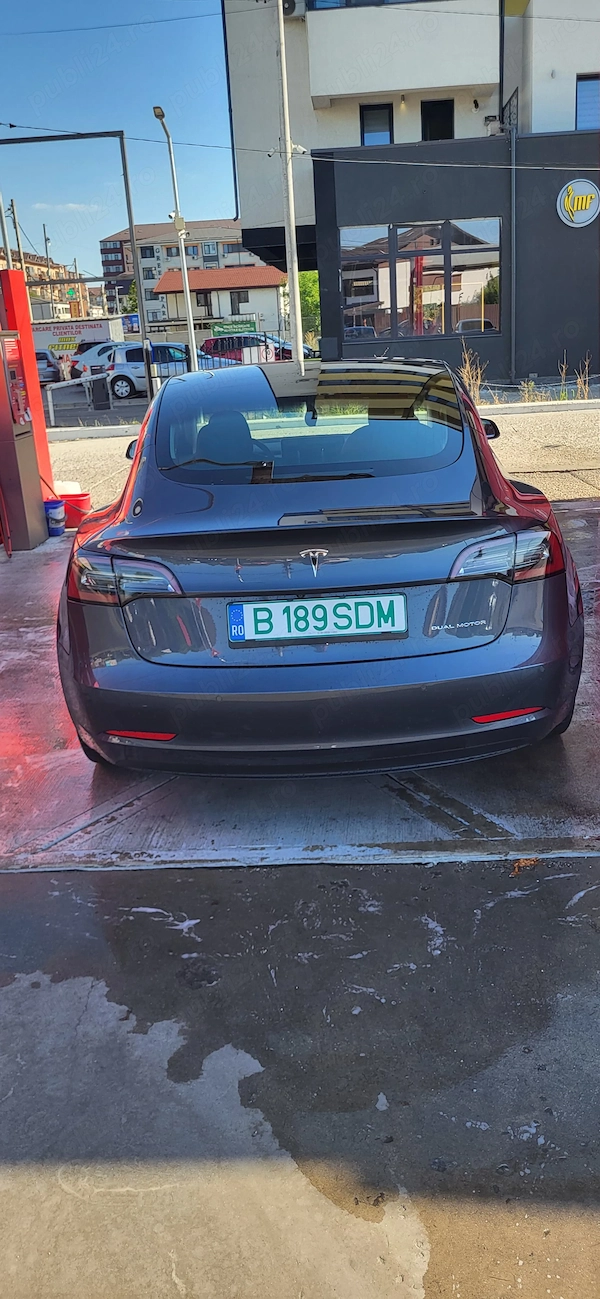 TESLA Model 3 2019 — imagine 3