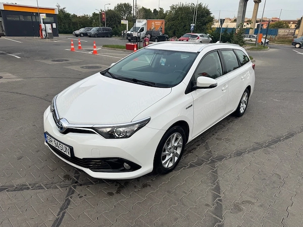 TOYOTA Auris 2015 — imagine 3