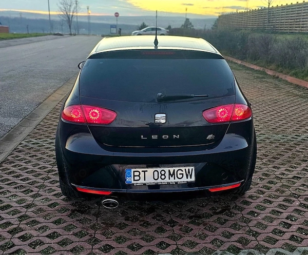 SEAT Leon 2010 — imagine 5