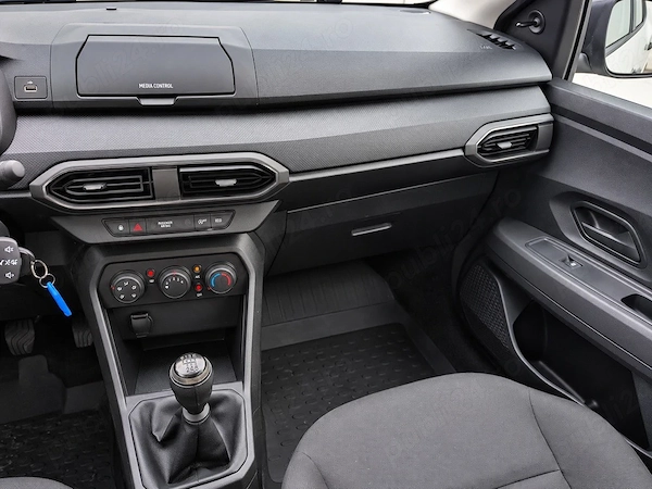 DACIA Logan 2021 — imagine 3