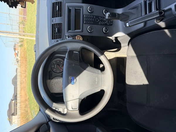 VOLVO S40 2012 — imagine 3