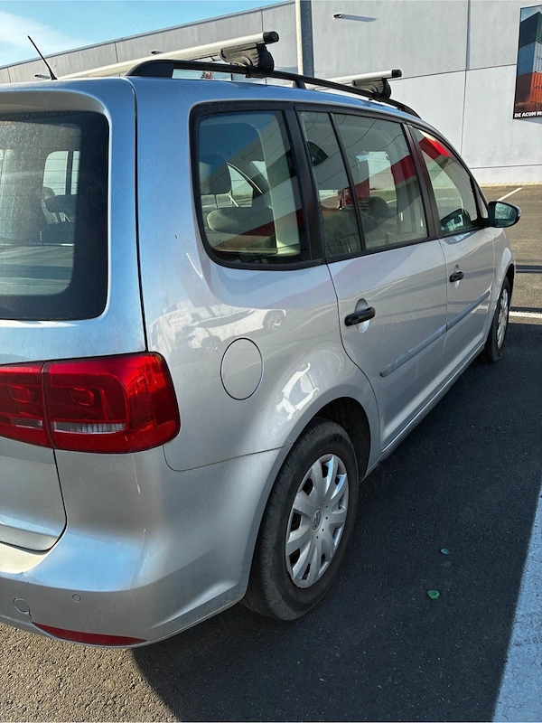 VOLKSWAGEN Touran 2015 — imagine 5