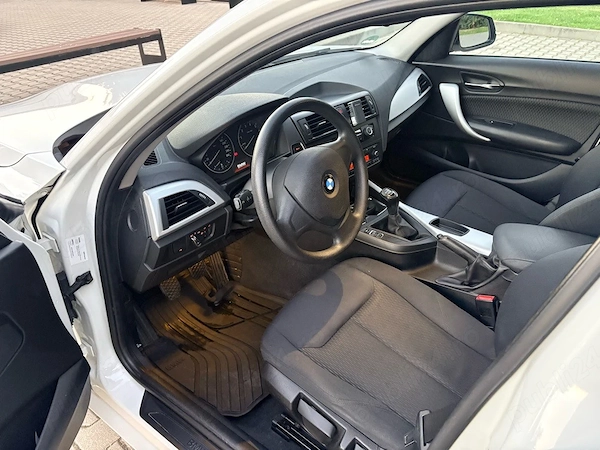 BMW 1 Series 2012 — imagine 10
