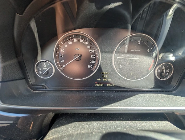 BMW 5 Series 2011 — imagine 6