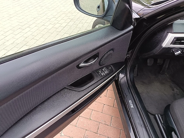 BMW 3 Series 2010 — imagine 9
