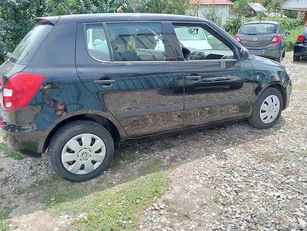 SKODA Fabia 2011 — imagine 3