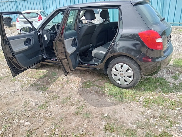 SKODA Fabia 2011 — imagine 5