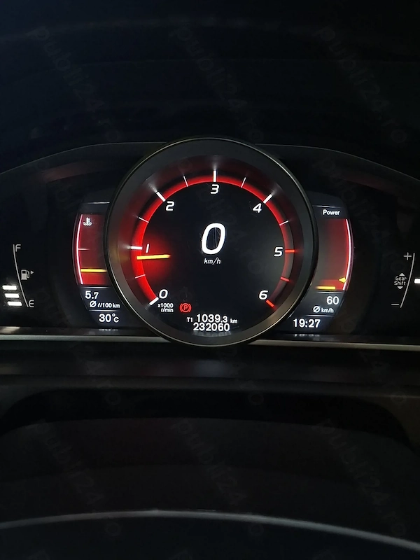 VOLVO V40 2016 — imagine 8