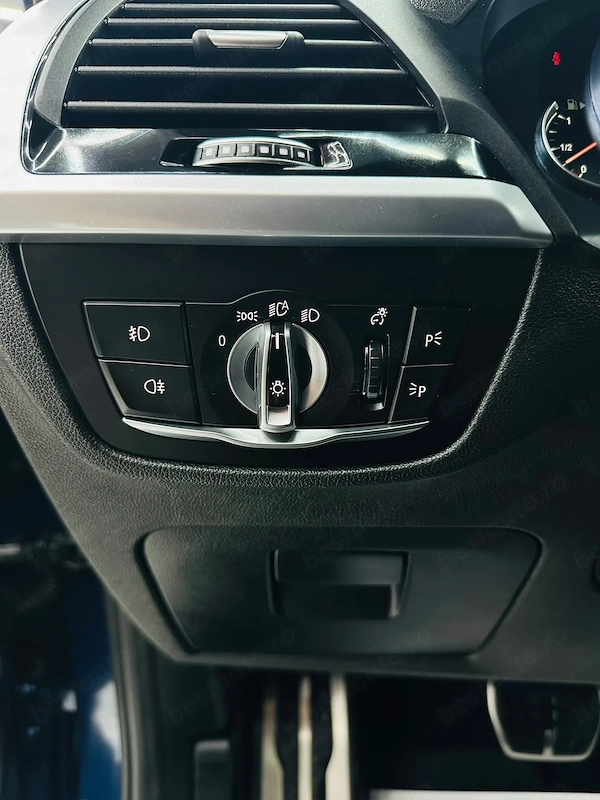 BMW X Series (Generic) 2019 — imagine 13