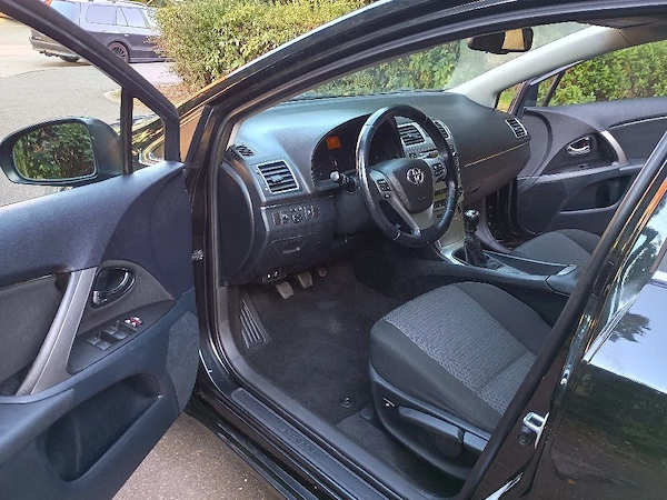 TOYOTA Avensis 2013 — imagine 3
