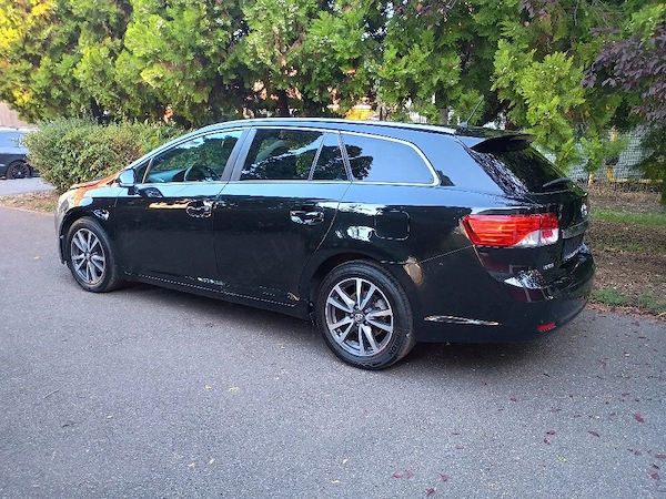TOYOTA Avensis 2013 — imagine 5