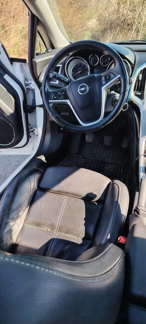 OPEL Astra 2012 — imagine 5
