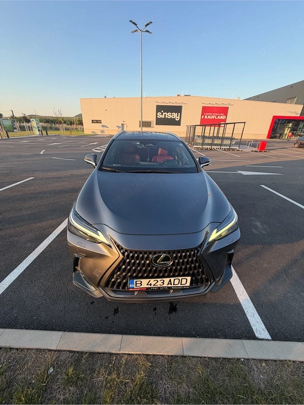 LEXUS NX 2023 — imagine 4