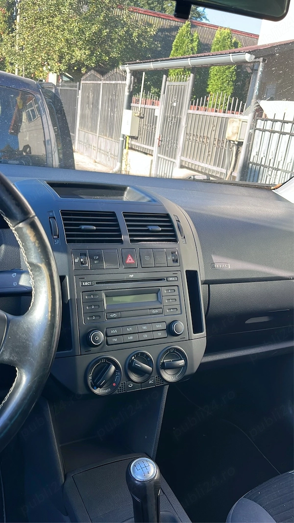 VOLKSWAGEN Polo 2009 — imagine 10