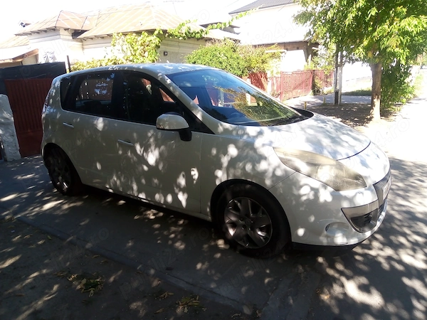 RENAULT Scenic 2011 — imagine 2