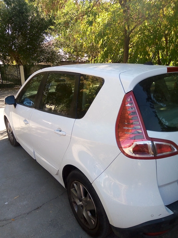 RENAULT Scenic 2011 — imagine 3