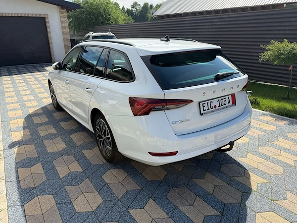 SKODA Octavia 2021 — imagine 3