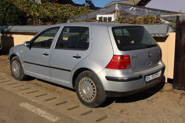 VOLKSWAGEN Golf 2000 — imagine 2