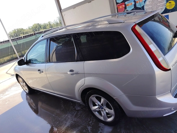 FORD Focus 2010 — imagine 5