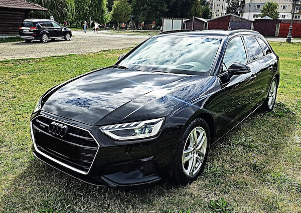 AUDI A4 An - 2022 - 2.0 TDI 204 CP Quattro S tronic Mild-Hibrid Tractiune 4x4 Stare impecabila