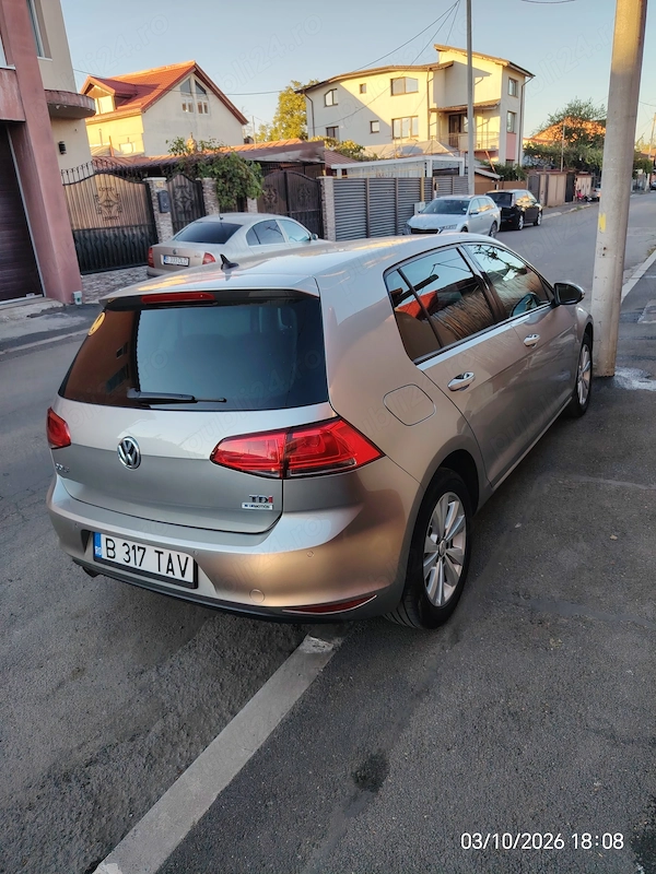 VOLKSWAGEN Golf